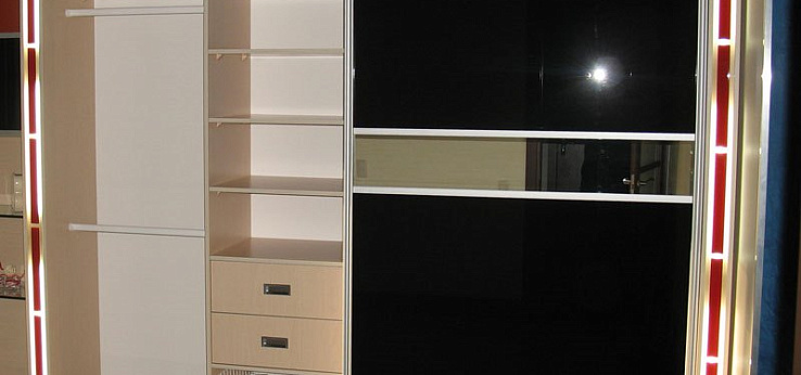 Купить гардеробные комнаты по цене от 90 руб. на заказ в интернет-магазине WoodCraftStudio